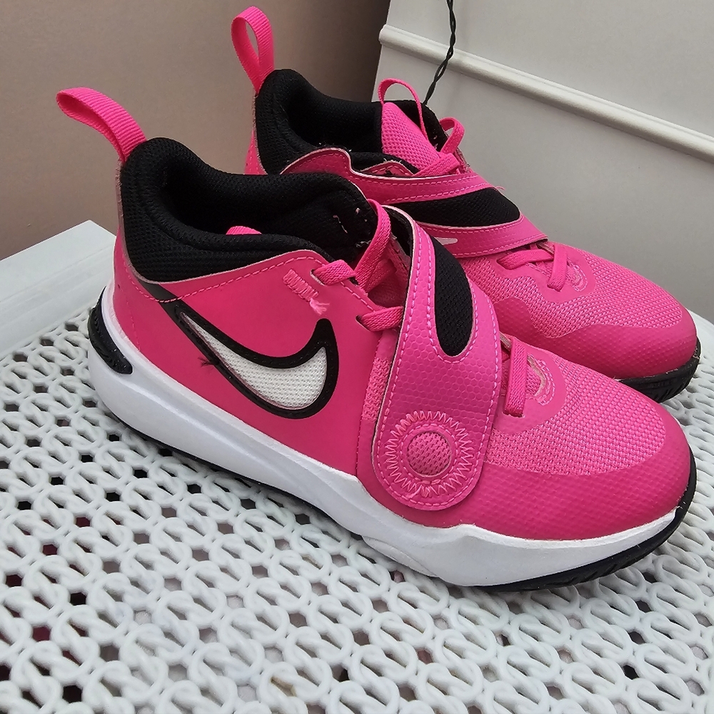 Nike Littlw Girls Basketball Sneakers Size 1.5 Youth